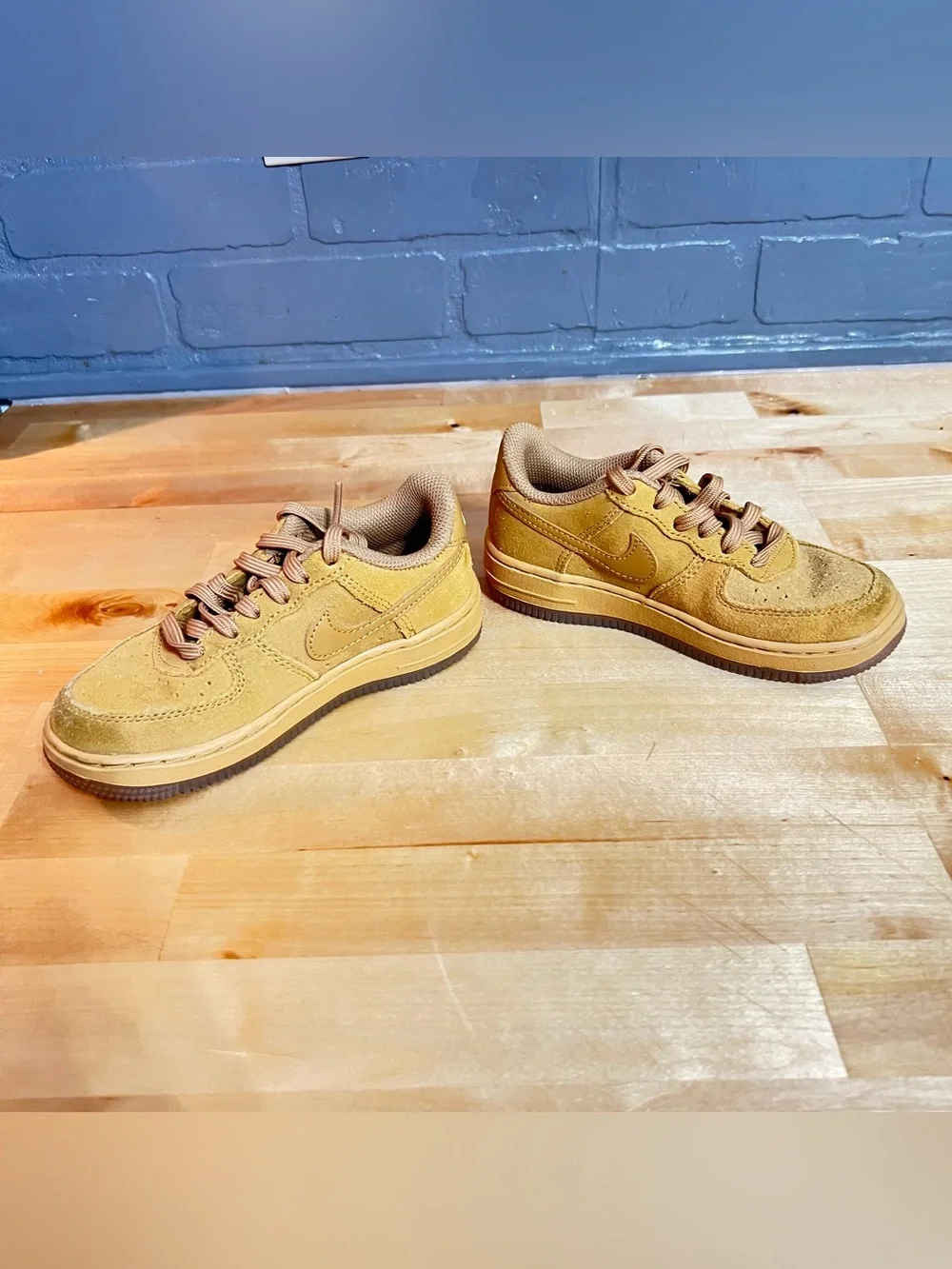 Nike Air Force 1 LV8 3 Kids Size 10.5C Shoes Wheat Gum Light Brown Athletic - Picture 2 of 7